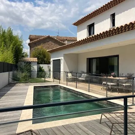D Exception Avec Piscine La Crau 8 Personnes Hye100-025 * Hyères