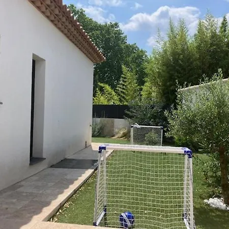 D Exception Avec Piscine La Crau 8 Personnes Hye100-025 Hyeres